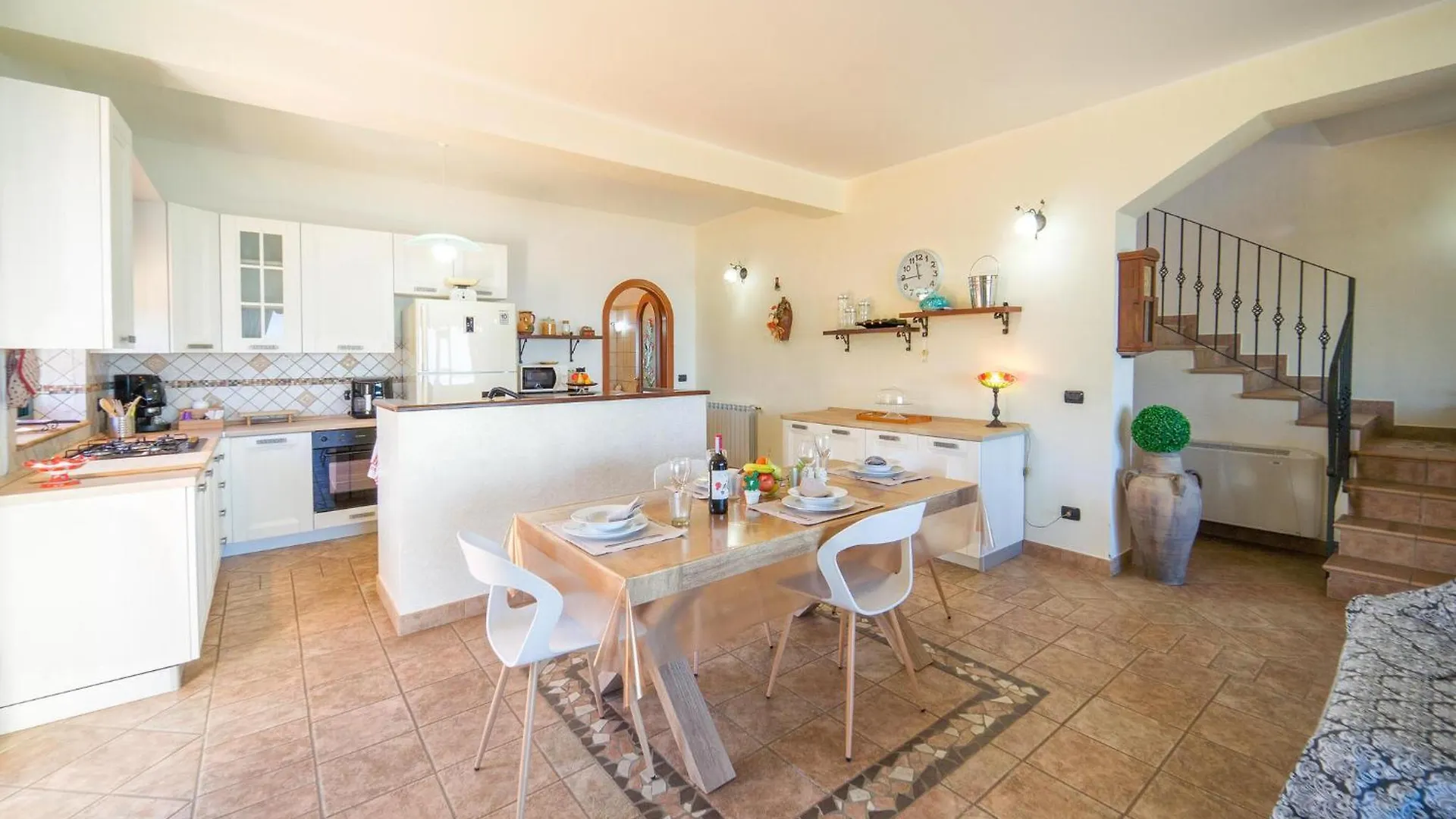4 Bedroom Awesome Home In Caronia