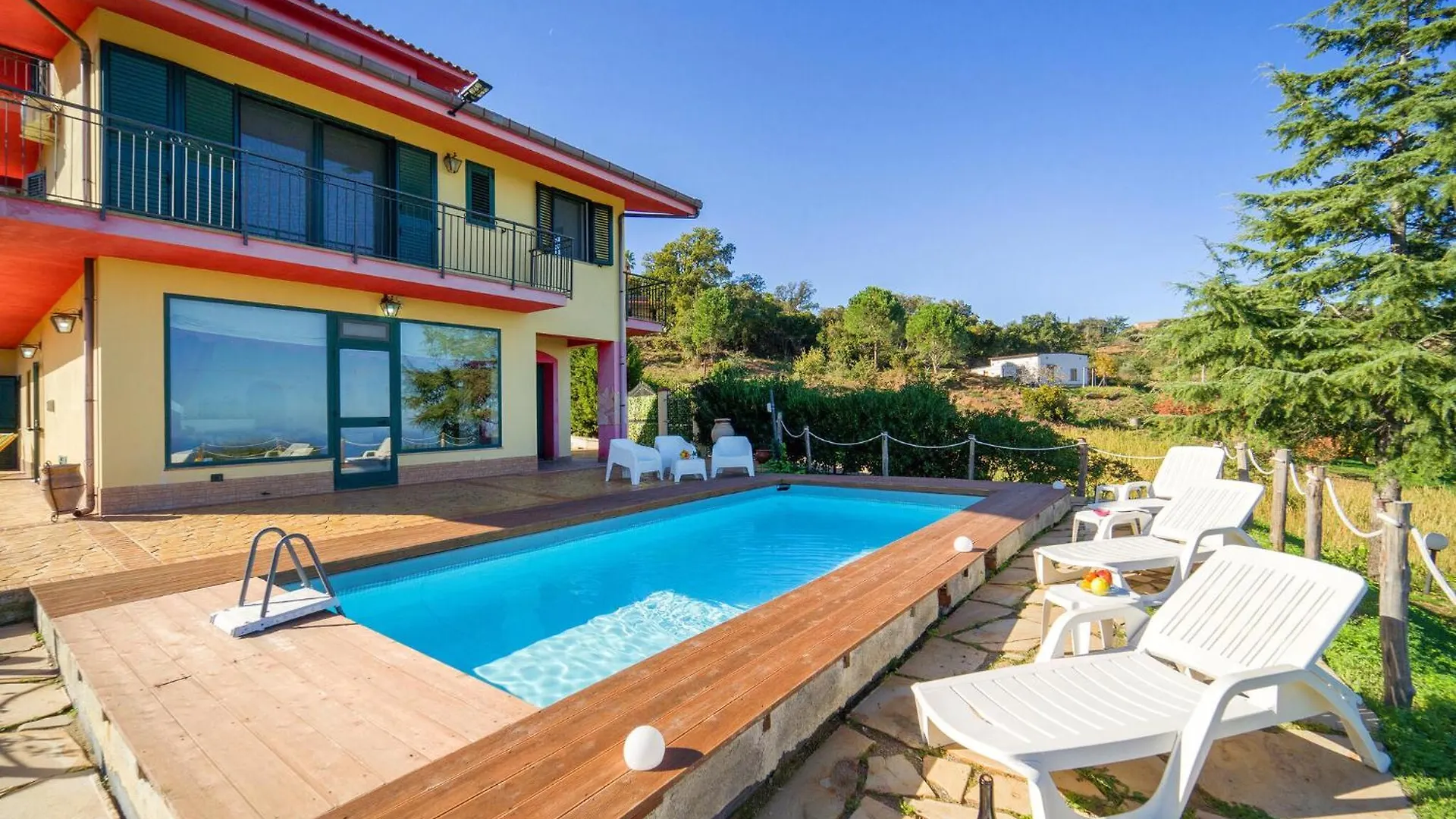 4 Bedroom Awesome Home In Caronia