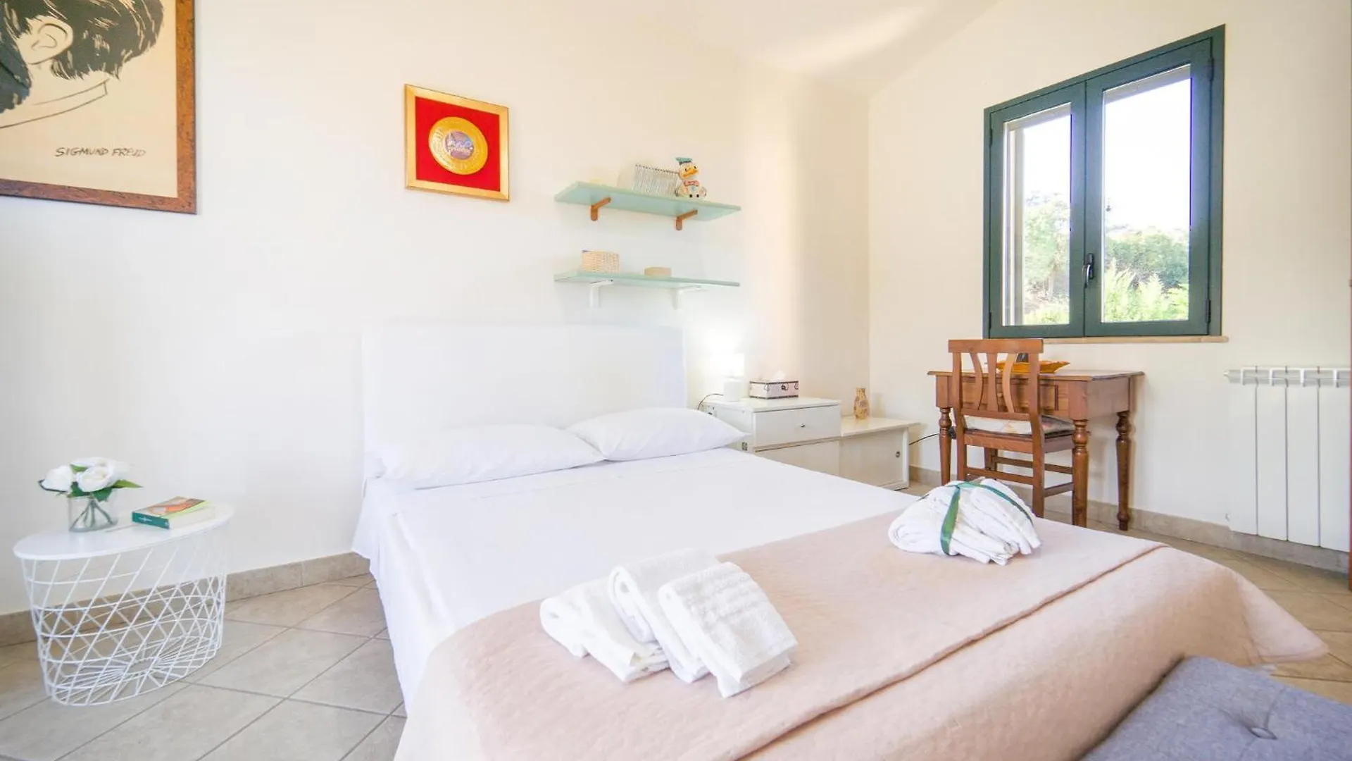 4 Bedroom Awesome Home In Caronia إيطاليا