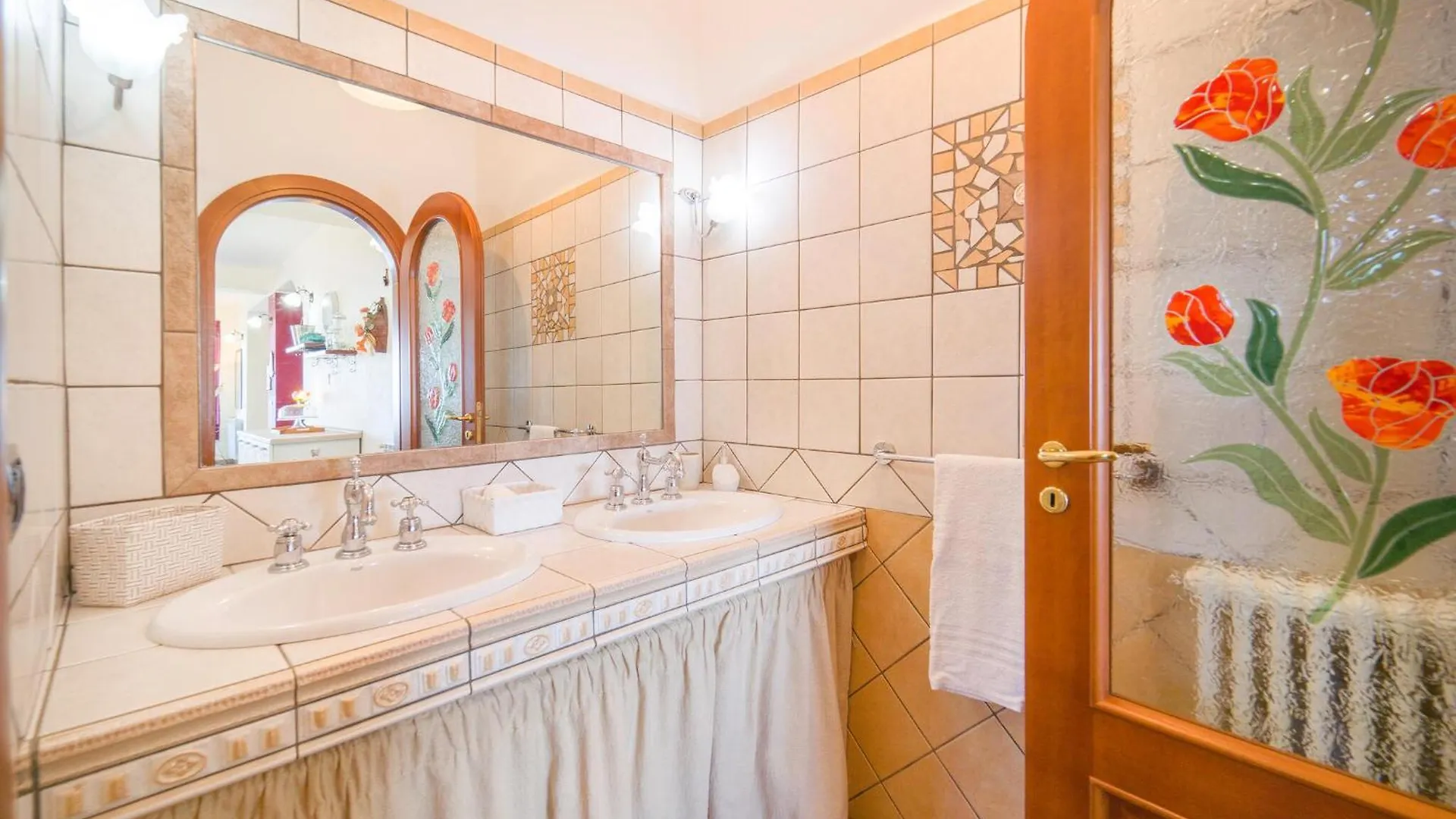 4 Bedroom Awesome Home In Caronia بيت للعطل