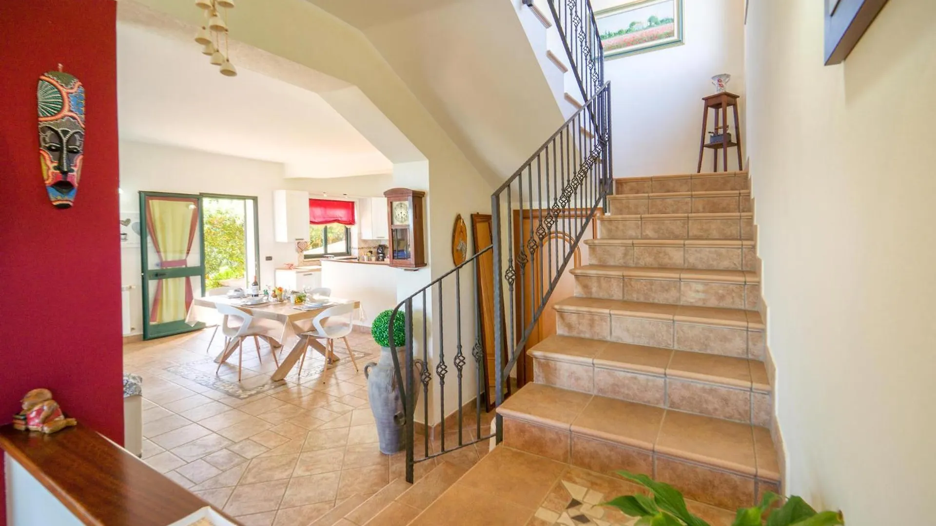4 Bedroom Awesome Home In Caronia بيت للعطل